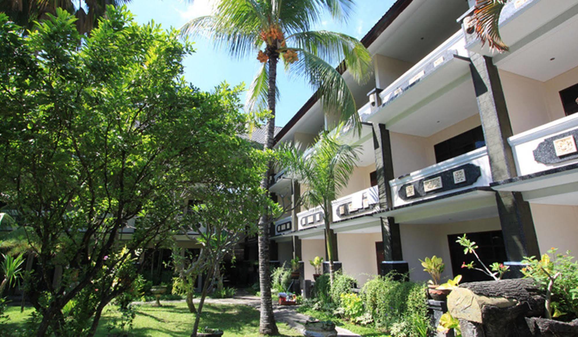 קוטה לומבוק Bakung Beach Resort מראה חיצוני תמונה