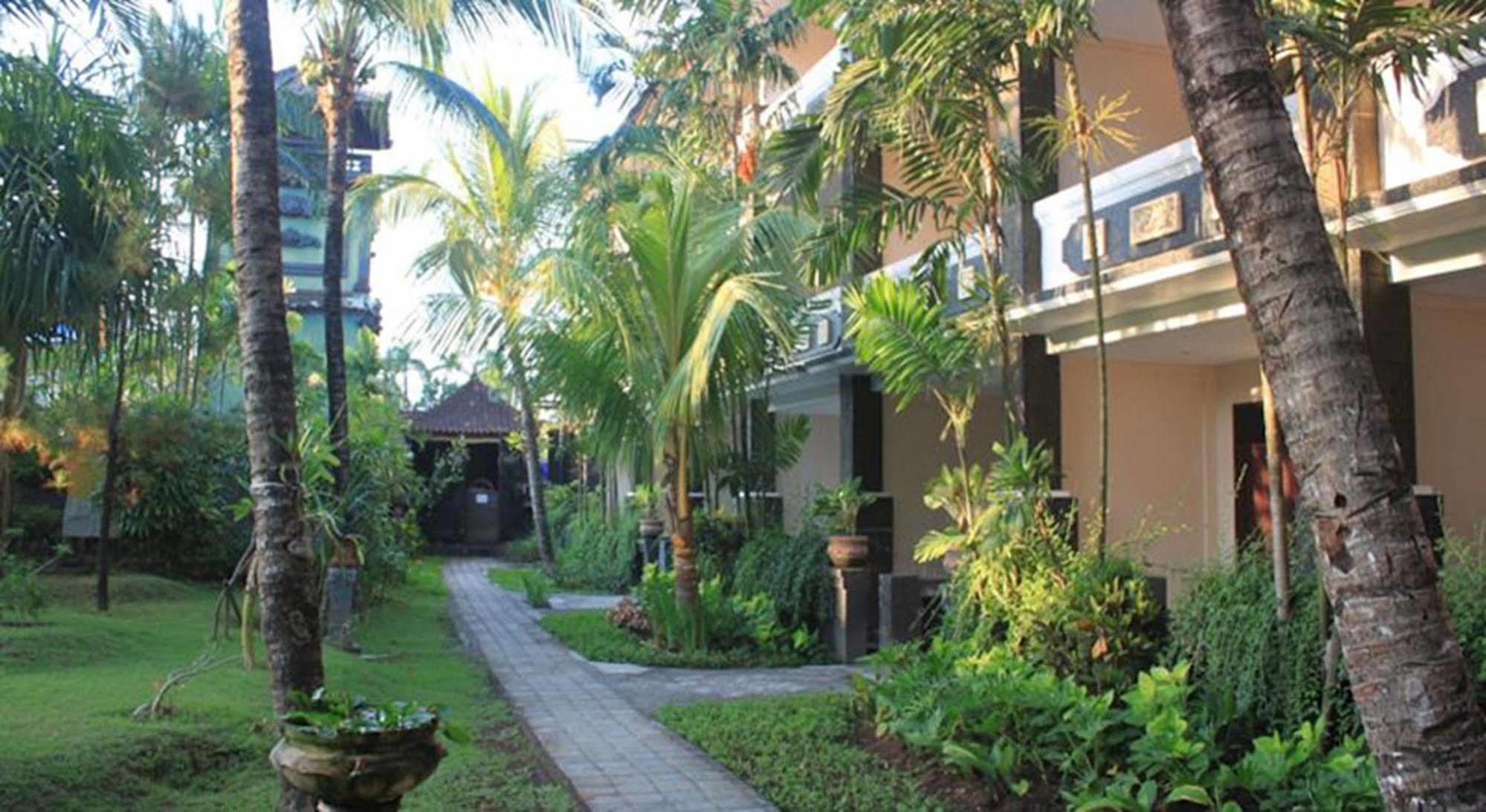 קוטה לומבוק Bakung Beach Resort מראה חיצוני תמונה