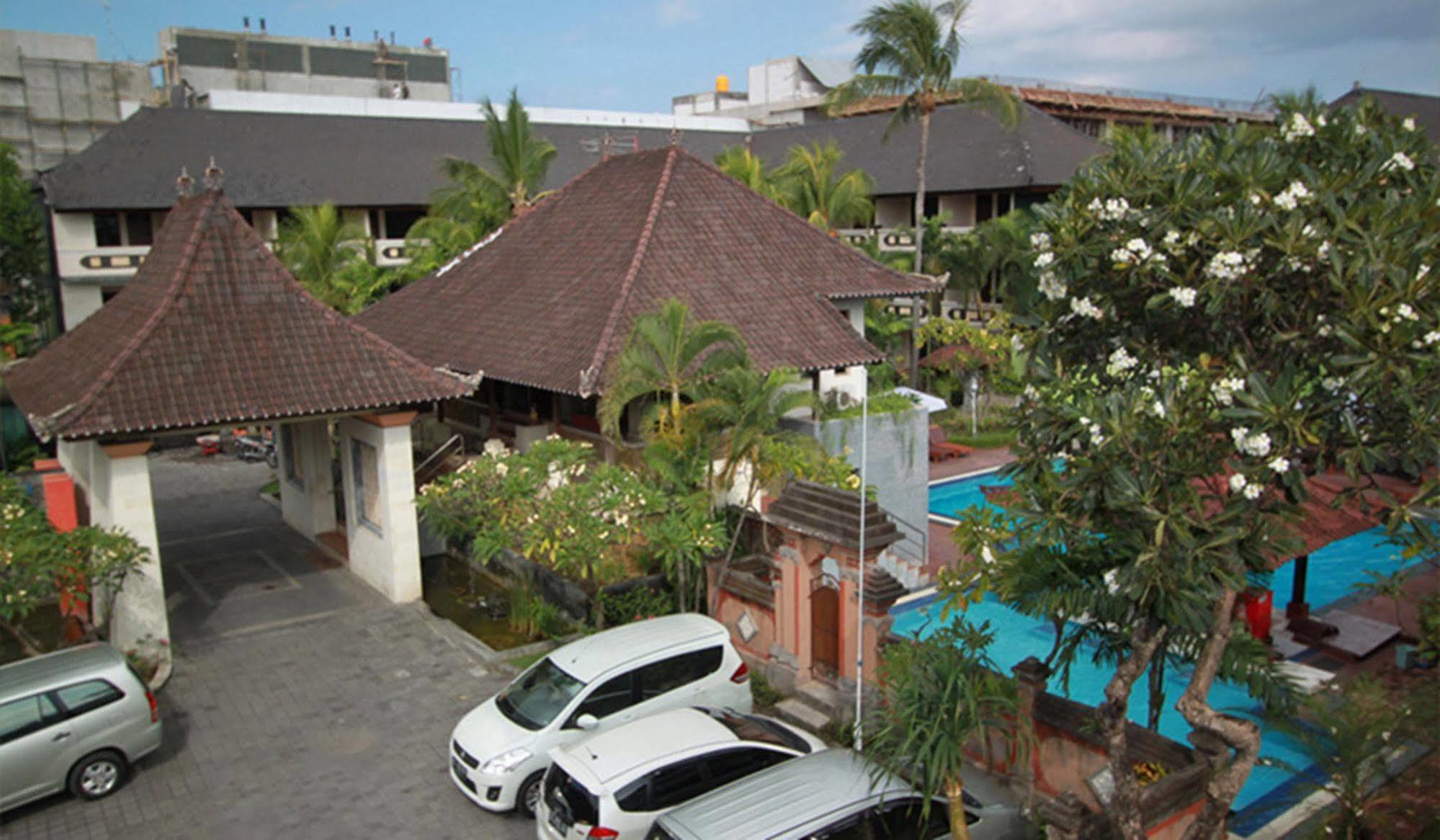 קוטה לומבוק Bakung Beach Resort מראה חיצוני תמונה